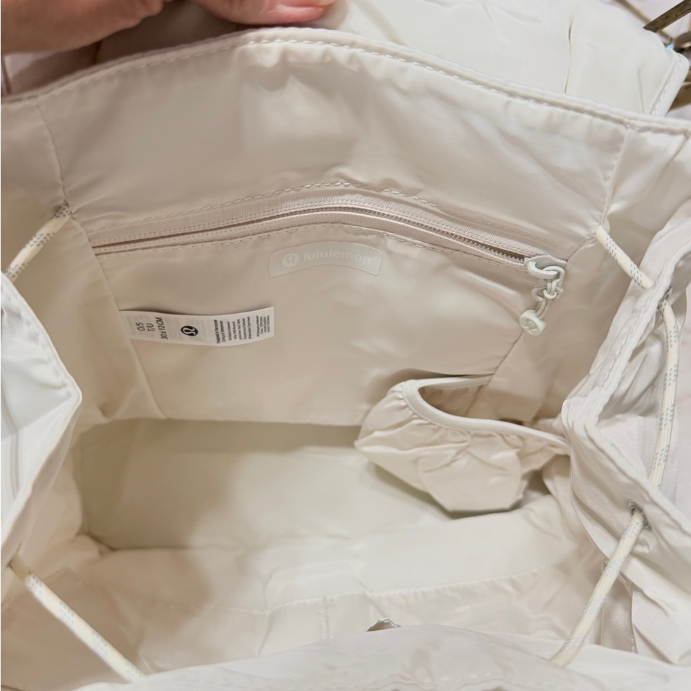 Lululemon Drawstring Bucket Backpack 10 Liter Lig… - image 9